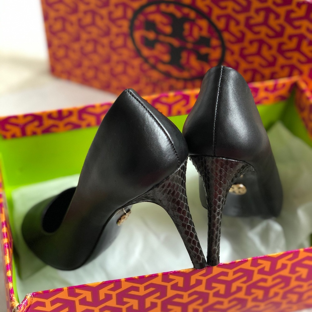 [Pre-loved] Tory Burch Mabel Black Leather Pumps